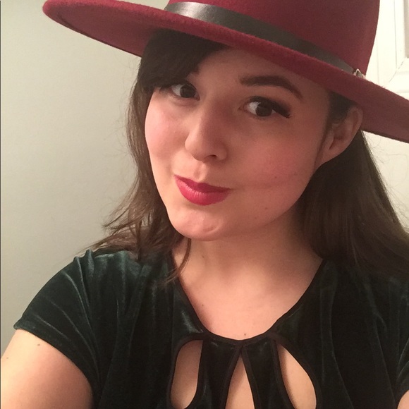 Meet your Posher, Jessica - Picture 4 of 8